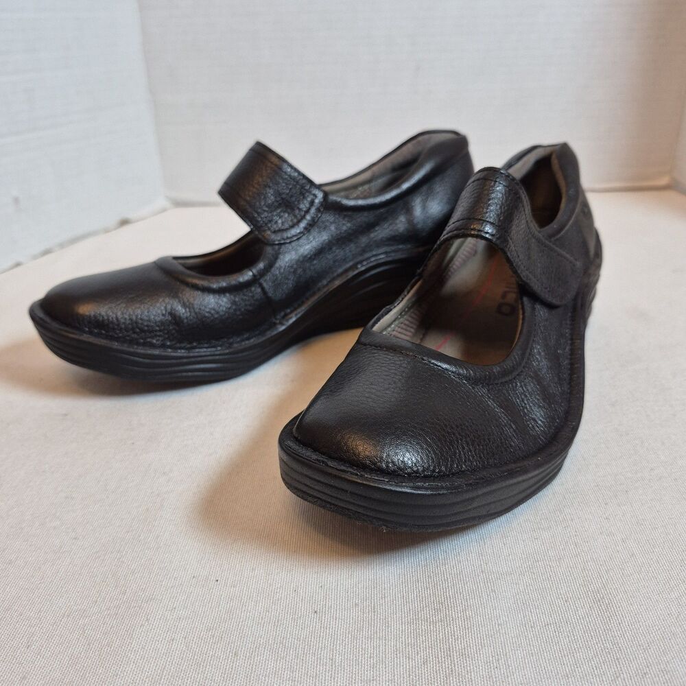 Bionica Women's Flow Mary Jane Wedge Comfort Shoes Size 7.5M Black Leather